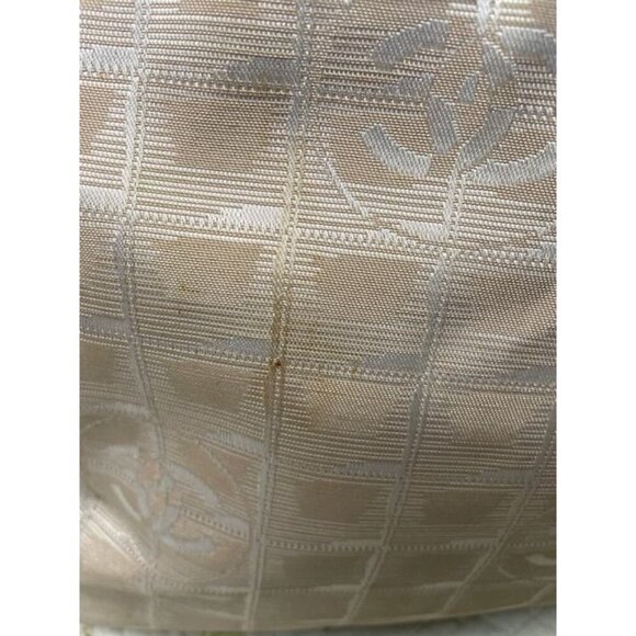 Chanel on the Go: Cream of the Crop – Preloved Travel Line Tote - Picture 10 of 14